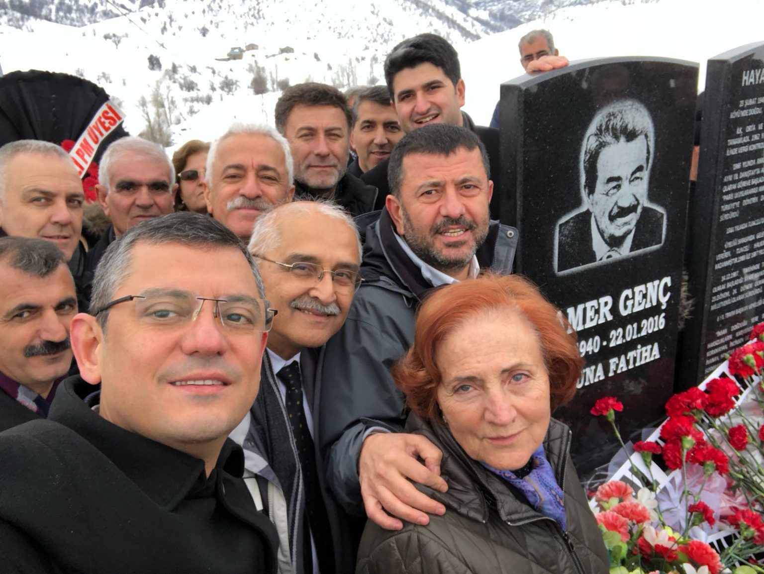 Eski CHP Tunceli milletvekili Kamer Genç mezarı başında anıldı