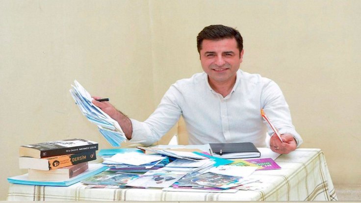 Selahattin Demirtaş gazete yazarı oluyor