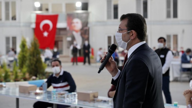İmamoğlu yılın ilk toplu iftarını  metro inşaatı çalışanlarıyla yaptı