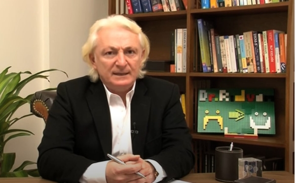 Sosyal Medya Kimlik Oluşumunda Olumsuz Etki Oluşturuyor