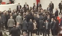 AKP’li ve HDP’li vekiller birbirlerinin üzerine yürüdü