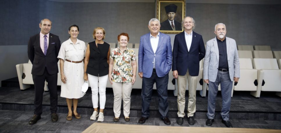 KIZ ÇOCUKLARININ EĞİTİMİ İÇİN EL ELE VERDİLER