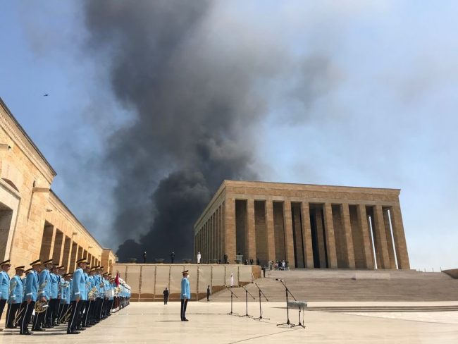 Ankara’da korkutan yangın: Anıtkabir’e çok yakın bir noktada!