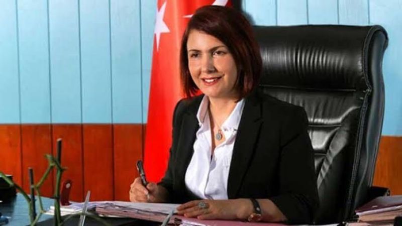 HANDAN TOPRAK BENLİ”DEN YENİ YIL MESAJI