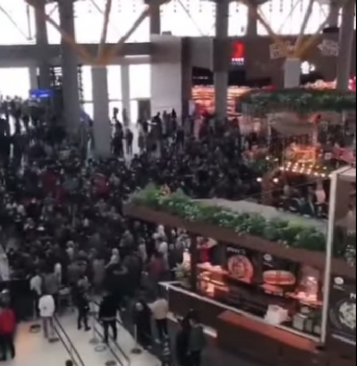 Havaalanında isyan var