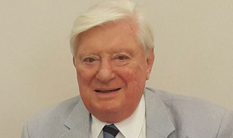 Eski Bakan Onur Kumbaracıbaşı yaşamını yitirdi