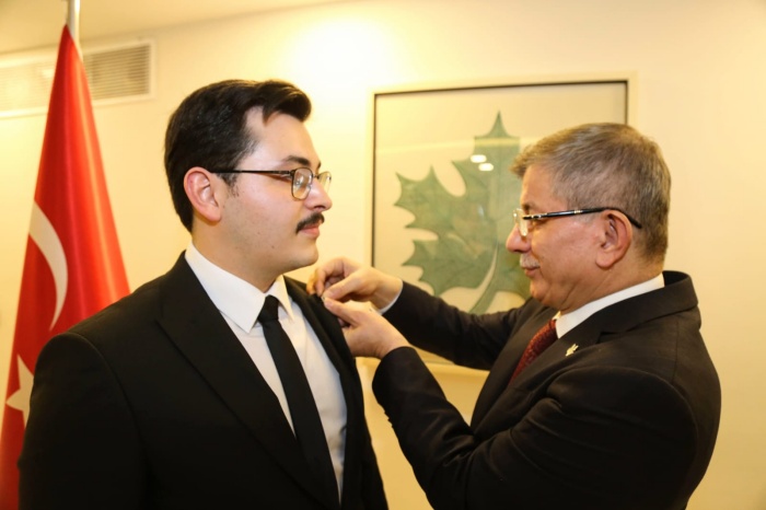 AK Parti’den Gelecek Partisi’ne