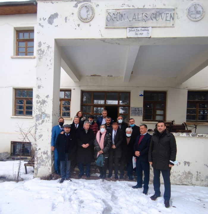Köy Enstitüsü Bizim Tarihimiz Yokluğa Mahkum Etmeyin