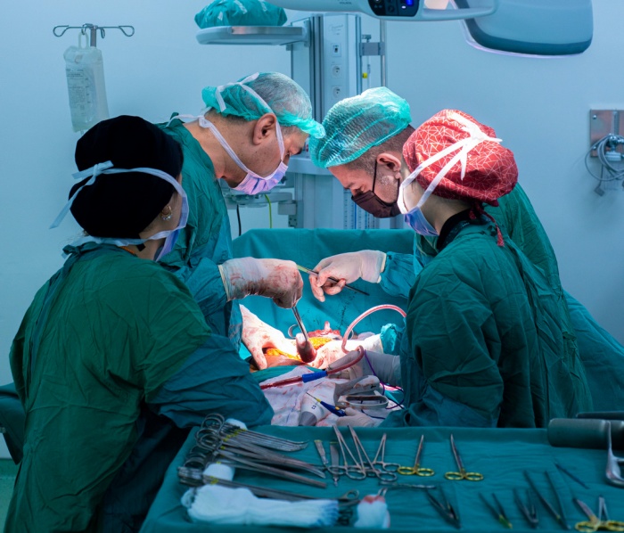 Sudanlı 25 cm’lik tümör’den kurtuldu