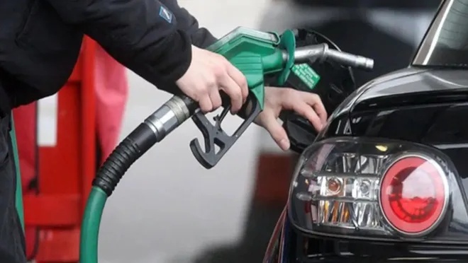 Benzine 88 kuruş  motorine 1 lira 51 kuruş zam