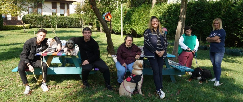 EÇADEM’DE HAYVAN DESTEKLİ TERAPİ