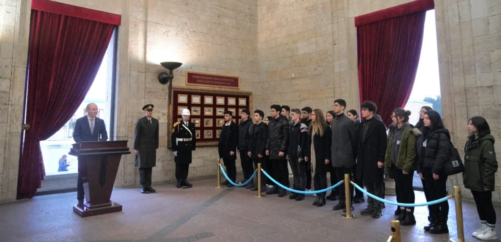 TÜRKİYE AKADEMİ ÖĞRENCİLERİ ANITKABİR’DE