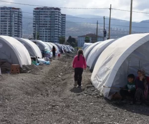 HATAY’DA YARALAR SARILIYOR