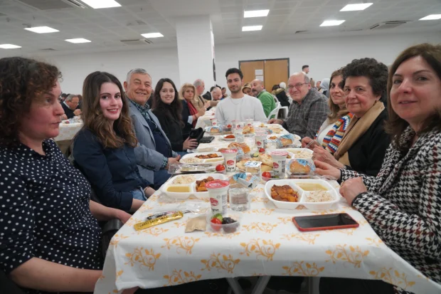 Sarıyer Belediye Başkanı Şükrü Genç iftar programında Kastamonulular ile bir araya geldi. Programa Sarıyer Belediye Başkanı Şükrü Genç’in yanı sıra Sarıyer Kaymakamı