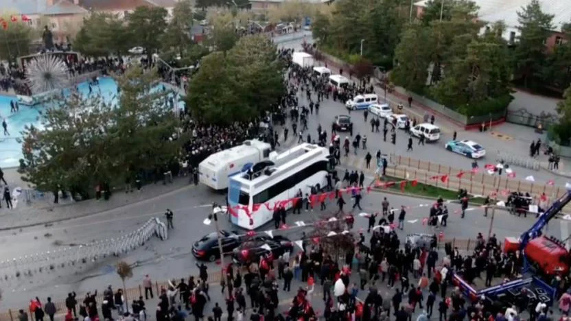 İmamoğlu’nun Erzurum mitingine saldırı