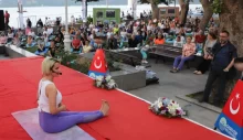 YOGA TUTKUNLARI KİREÇBURNU’NDA BULUŞTU