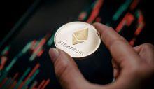 SEC) spot Ethereum  (ETF) için tüm şirketlere onay verdi.