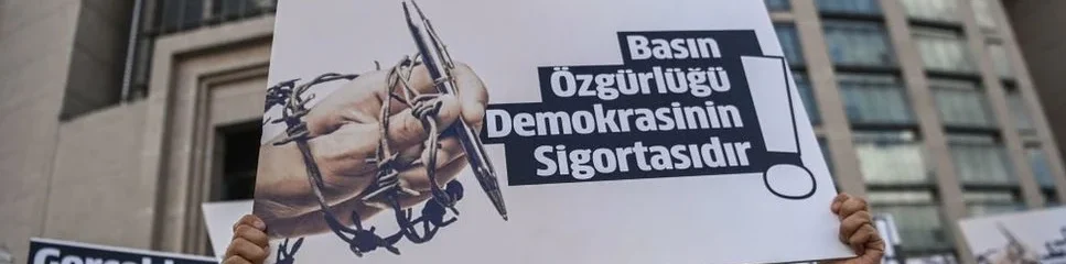 Basın özgürlüğü demokrasinin önemli bir bileşenidir