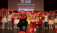 BAŞKAN AKSU. ÇOCUKLARIN CUMHURİYET BAYRAMINI KUTLADI