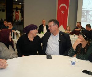 BAŞKAN AKSU, ÜÇ FARKLI İFTARDA KOMŞULARIYLA