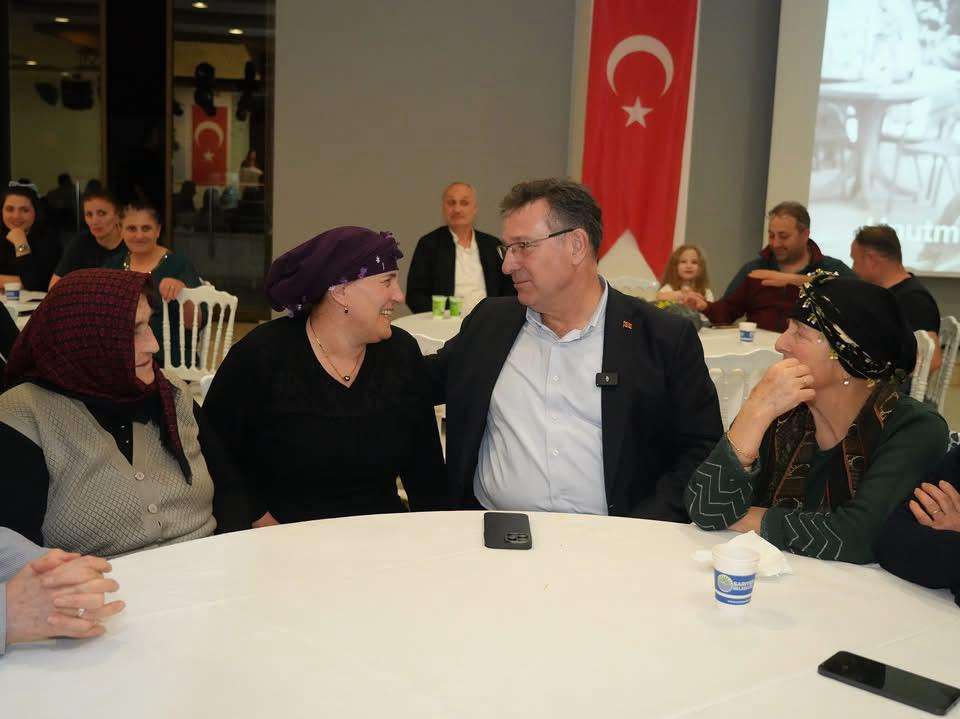 BAŞKAN AKSU, ÜÇ FARKLI İFTARDA KOMŞULARIYLA