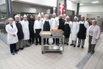 BAŞKAN AKSU, MASTERCHEF ŞAMPİYONLARI İLE İFTAR YEMEĞİ HAZIRLADI